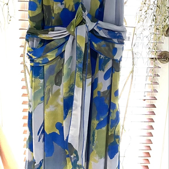 Dress - Picture 5 of 13